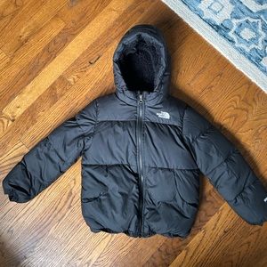 Boys North Face winter jacket- black, size 6t